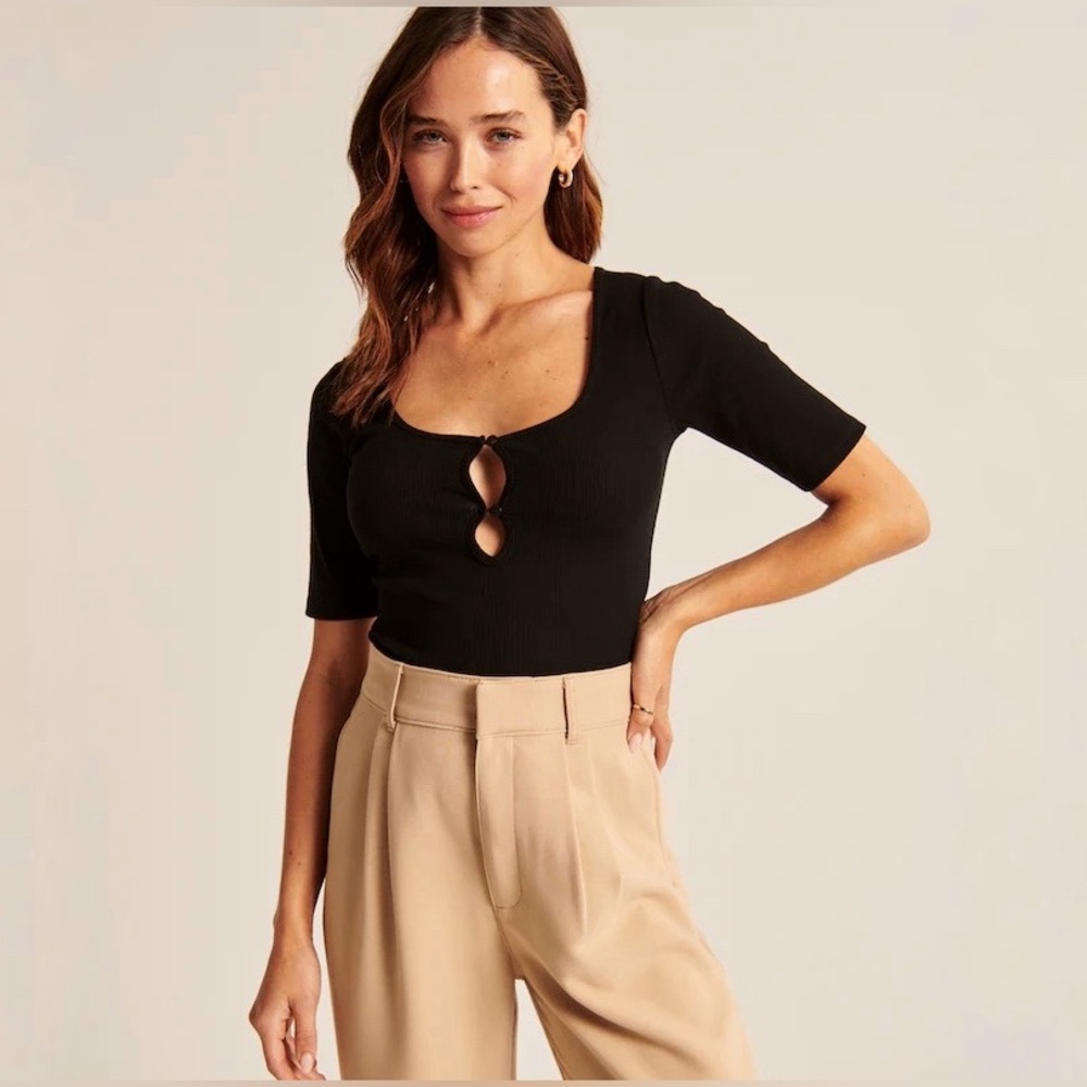 NWOT A&F Ribbed Black Button Detail Cutout Top - Picture 3 of 7